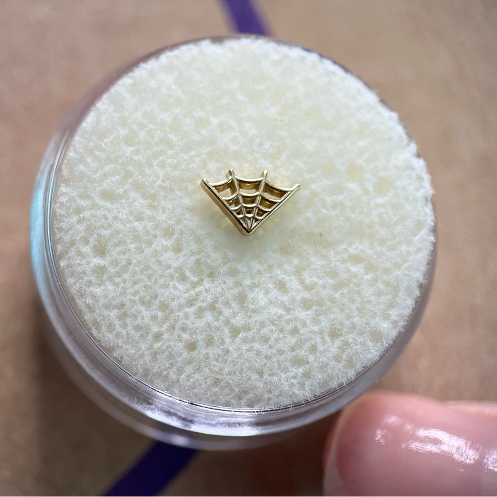 Divinity Yellow Gold Spider Web Threadless End - image 6